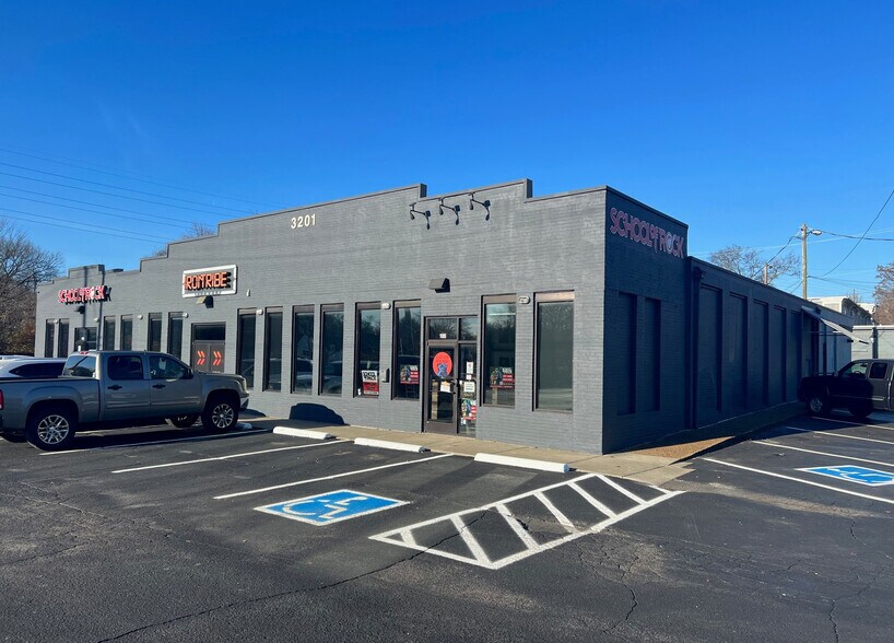 3201 Belmont Blvd, Nashville, TN à louer - Photo de l’immeuble – Image 2 sur 3