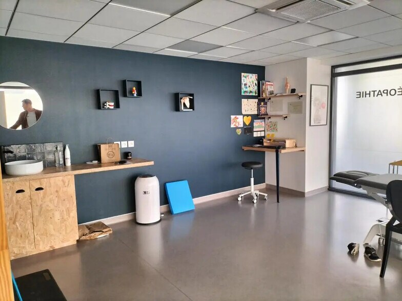 Local d'activités dans Charnay-lès-Mâcon à vendre - Photo intérieure – Image 2 sur 6