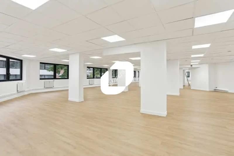 Bureau dans Montreuil à louer - Photo de l’immeuble – Image 3 sur 13