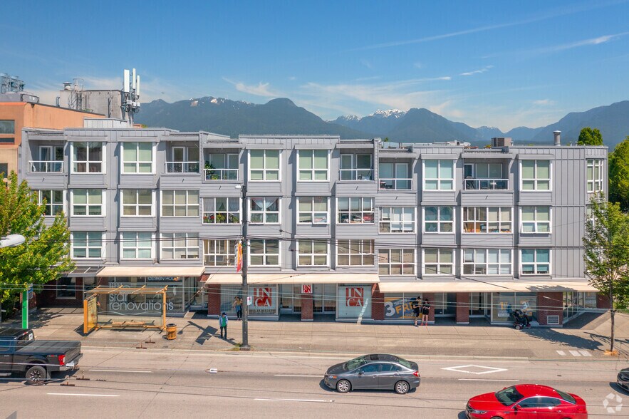 2891-2893 Hastings St E, Vancouver, BC à louer - Photo de l’immeuble – Image 2 sur 4