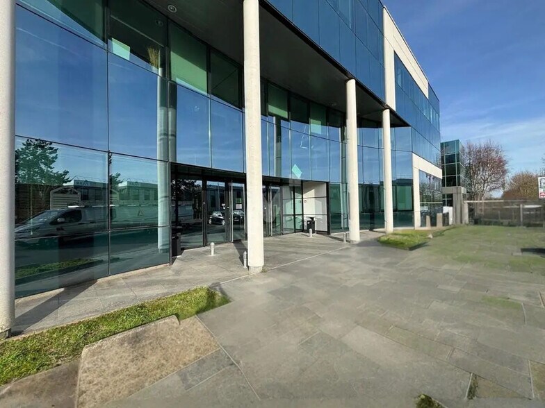 Bureau dans Villebon-sur-Yvette à louer - Photo de l’immeuble – Image 2 sur 14