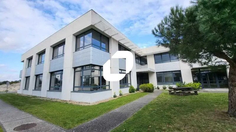 Bureau dans Mérignac à louer - Photo de l’immeuble – Image 1 sur 8