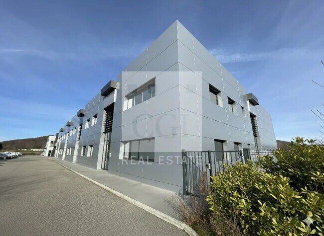 Plus de détails pour Local d’activités à vendre