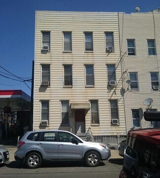 Plus de détails pour 11 47th Rd, Long Island City, NY - Logement à vendre