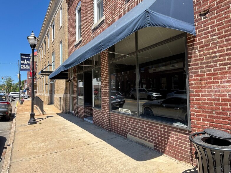 103 E Anderson St, Selma, NC à louer - Photo de l’immeuble – Image 2 sur 6