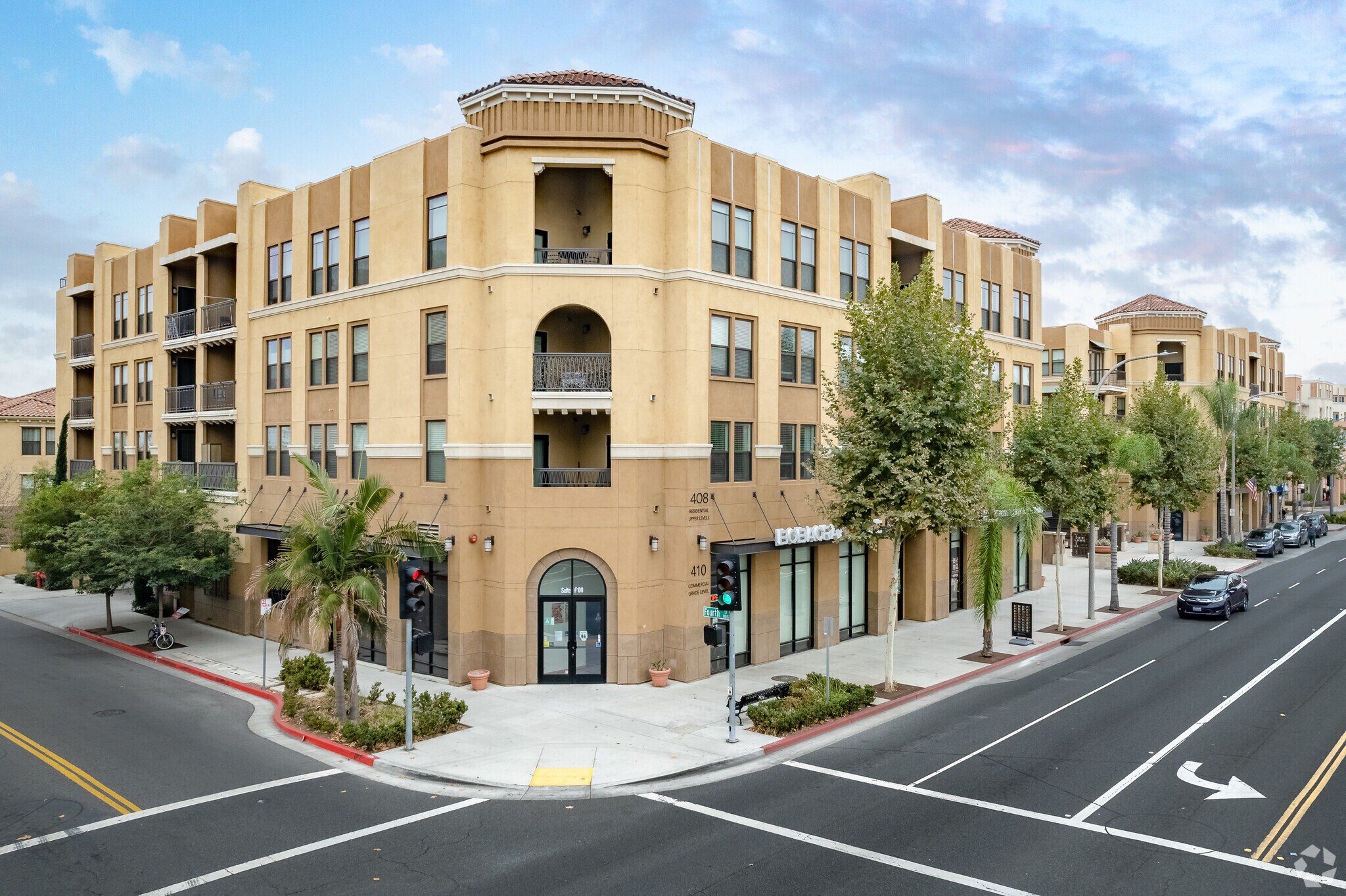 428 W Main St, Alhambra, CA à louer Photo de l’immeuble– Image 1 sur 6