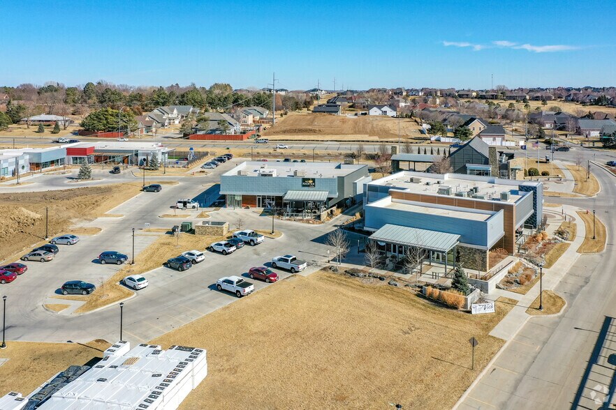 5025 Lindberg St, Lincoln, NE à louer - Photo de l’immeuble – Image 2 sur 3