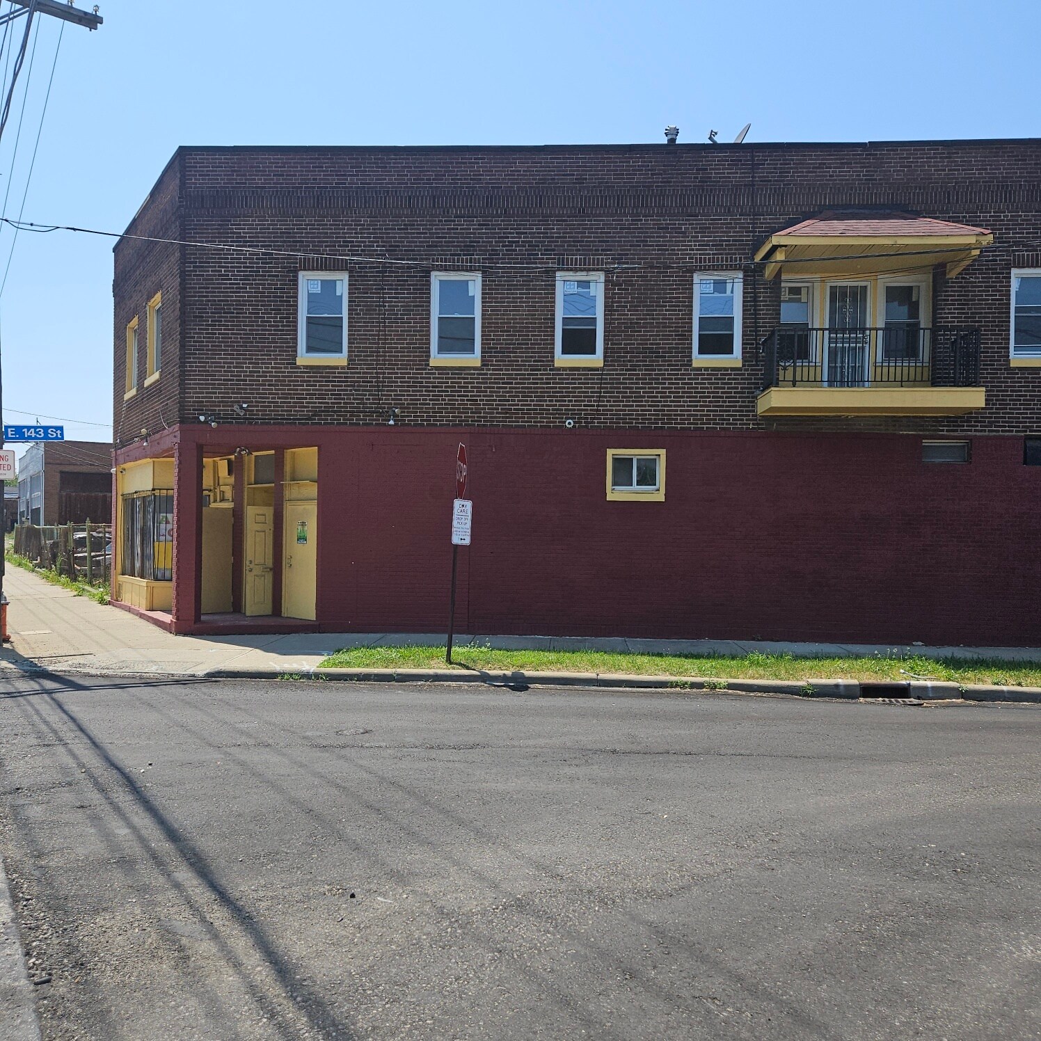 14213-14215 St Clair Ave, Cleveland, OH à vendre Photo de l’immeuble– Image 1 sur 23