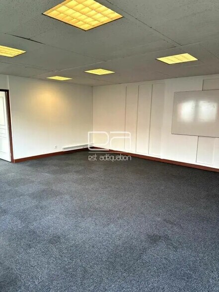 Bureau dans Heillecourt à louer - Photo de l’immeuble – Image 2 sur 7