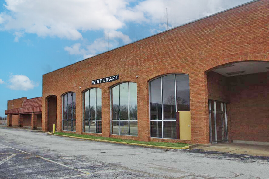 10223 Lewis And Clark Blvd, Saint Louis, MO à louer - Photo de l’immeuble – Image 2 sur 9