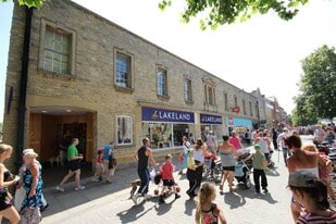 21-27 Market Sq, Witney OXF - Immobilier d'entreprise
