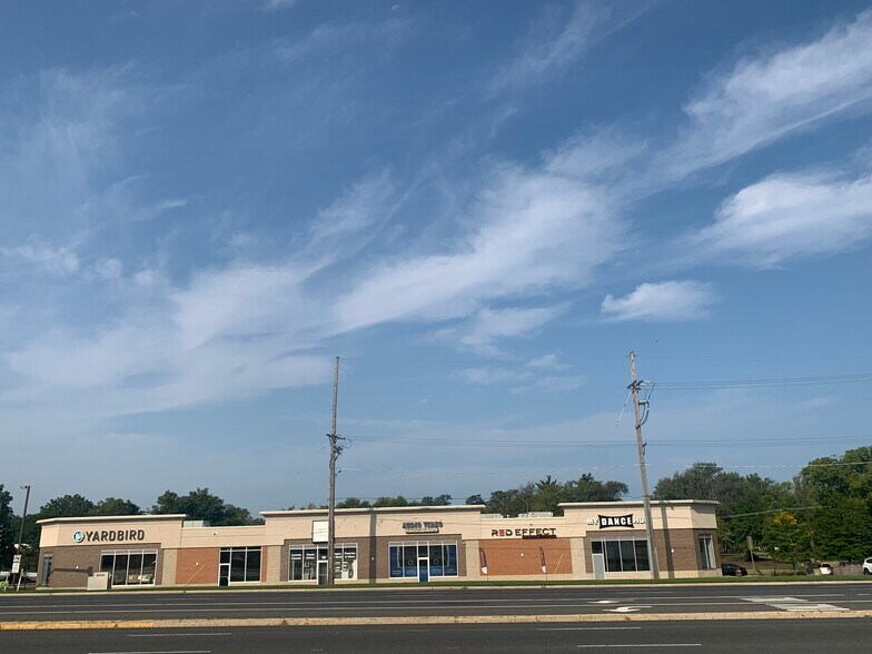 1S550 Route 83, Oakbrook Terrace, IL à louer - Photo de l’immeuble – Image 1 sur 5