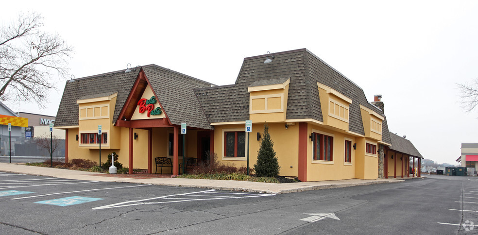 60 W Timonium Rd, Timonium, MD à vendre - Photo de l’immeuble – Image 3 sur 4