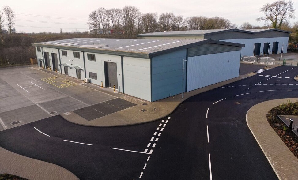 Longford Rd, Exhall à louer - Photo de l’immeuble – Image 3 sur 28