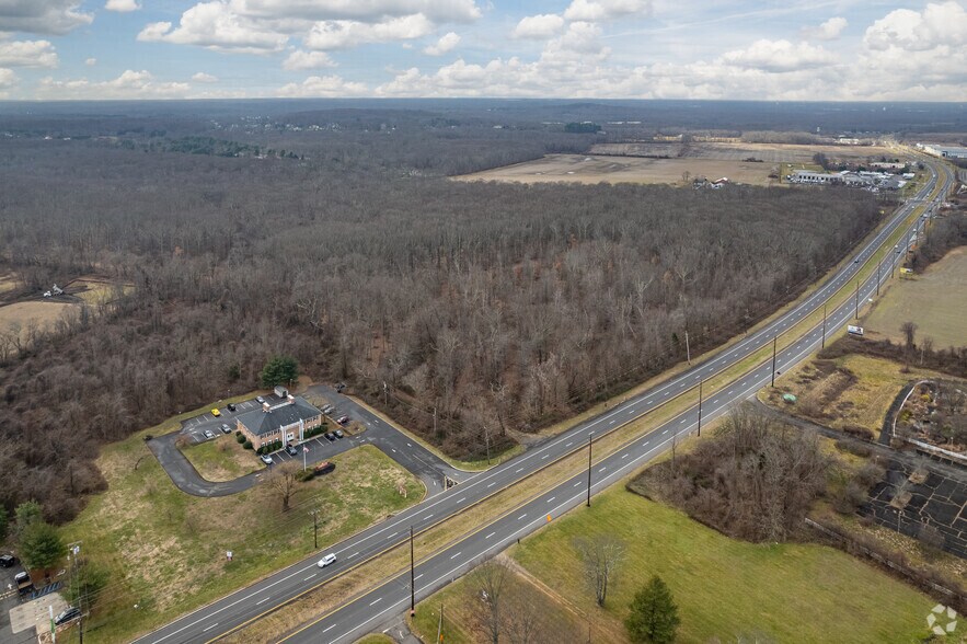 535 NJ-33, Millstone, NJ à vendre - Photo de l’immeuble – Image 1 sur 11