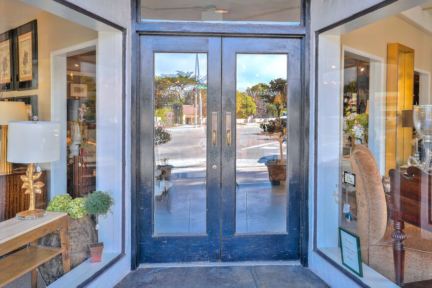 299 Lighthouse Ave, Monterey, CA à vendre - Photo de l’immeuble – Image 2 sur 3