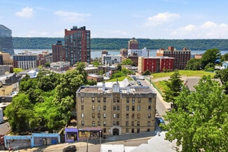 Plus de détails pour 2 Overlook Ter, Yonkers, NY - Logement à vendre