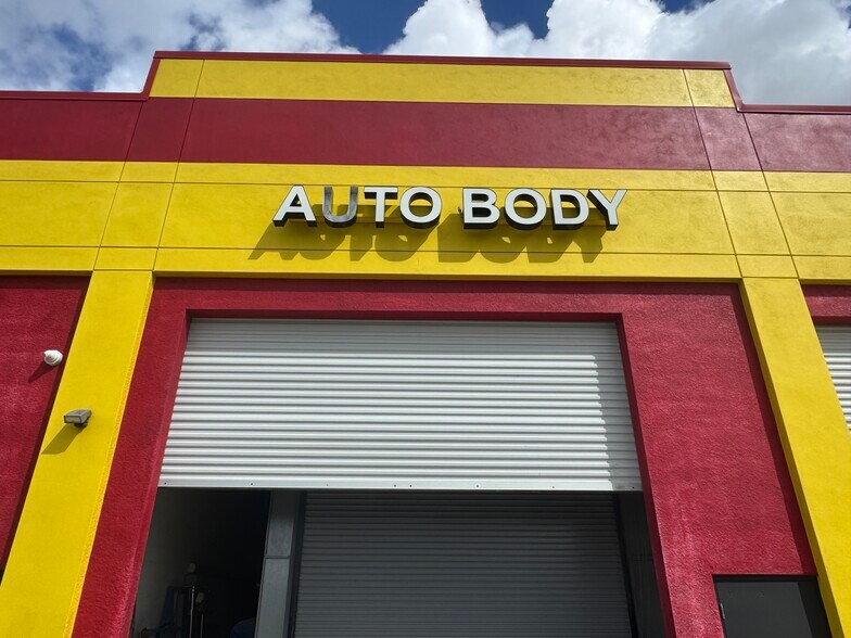 S Cleveland ave, Fort Myers, FL à louer - Photo de l’immeuble – Image 2 sur 14