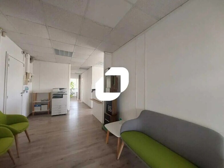 Bureau dans Baillargues à vendre - Photo de l’immeuble – Image 3 sur 9