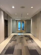 717 7th Ave SW, Calgary, AB à louer Photo intérieure– Image 2 sur 5