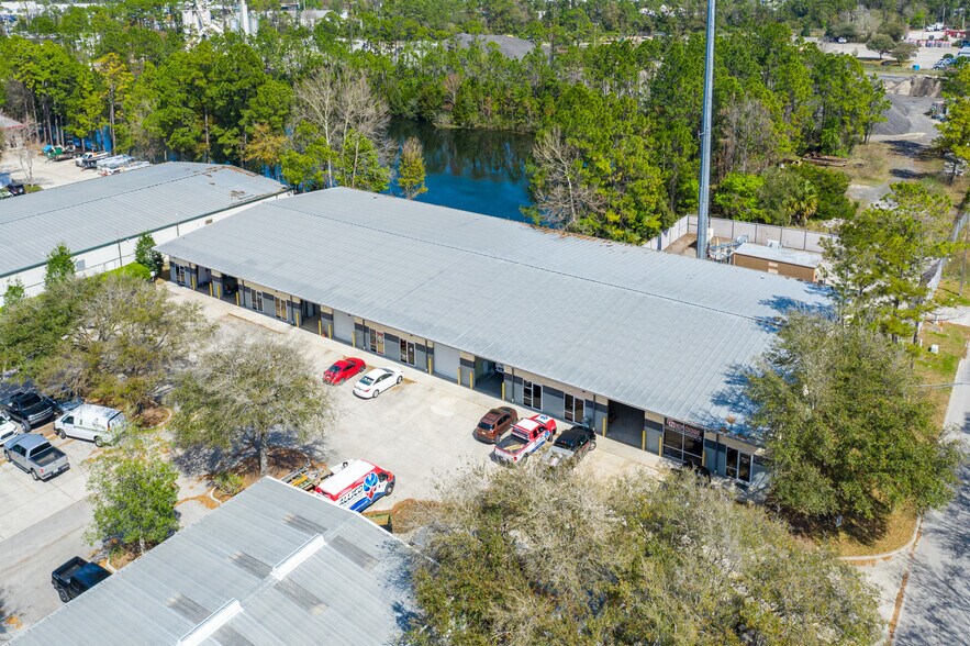 11501 Columbia Park Dr, Jacksonville, FL à louer - Photo de l’immeuble – Image 3 sur 5