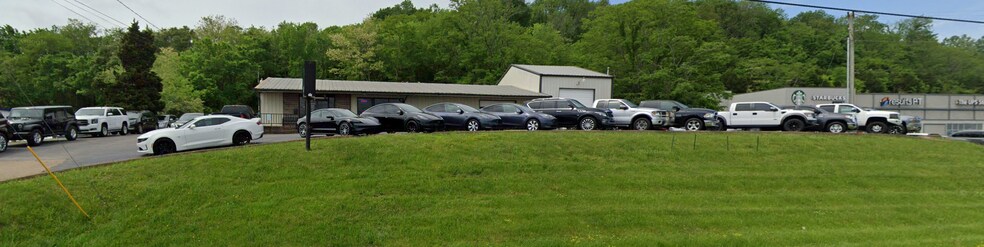 617 S James Campbell Blvd, Columbia, TN à louer - Photo de l’immeuble – Image 3 sur 13