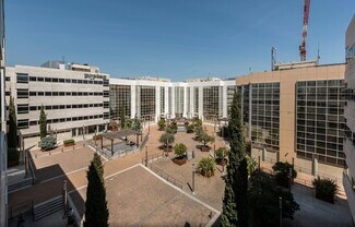 Plus de détails pour Calle De Julián Camarillo, 29, Madrid - Bureau à louer
