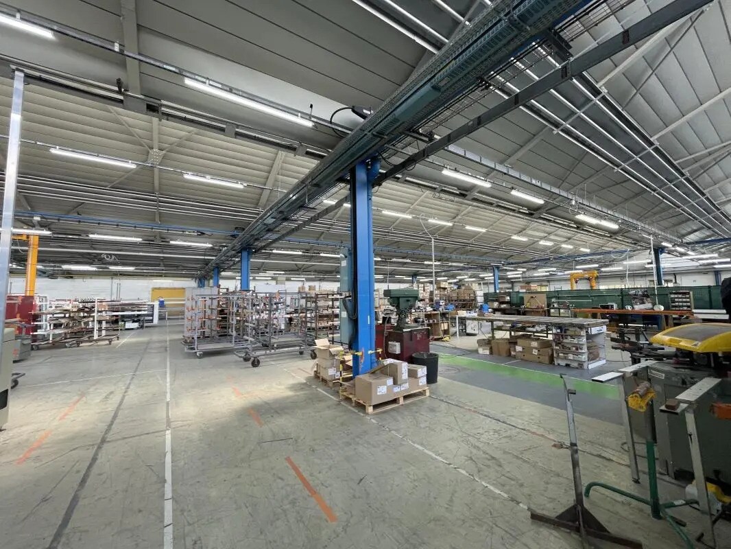 Local d’activités dans Évreux à louer Photo de l’immeuble– Image 1 sur 14