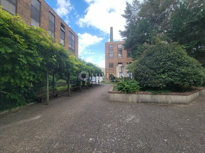 14-20 Rue Jules Saulnier, Saint-Denis à louer - Photo de l’immeuble – Image 2 sur 9