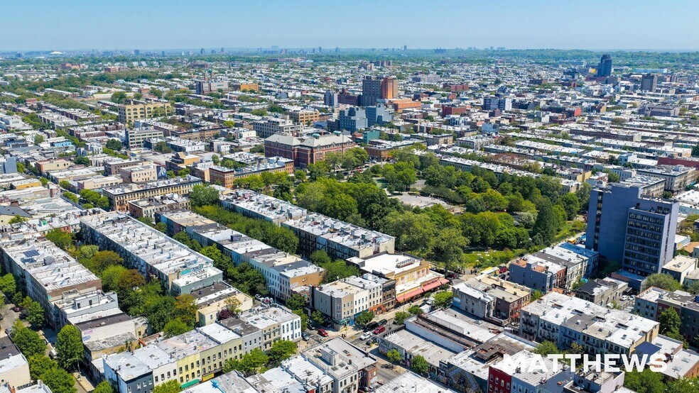 223 Knickerbocker Ave, Brooklyn, NY à vendre - Photo de l’immeuble – Image 2 sur 5
