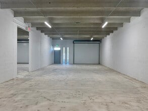 18631-18637 SW 105th Ave, Miami, FL à louer Photo de l’immeuble– Image 2 sur 5