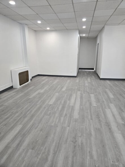 19902 32nd Ave, Flushing, NY à louer - Photo principale – Image 1 sur 5