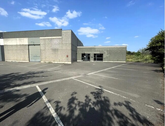 Plus de détails pour Bureau, Local d'activités à louer