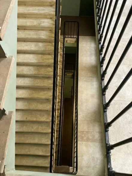 Bureau dans Bordeaux à vendre - Photo de l’immeuble – Image 3 sur 14