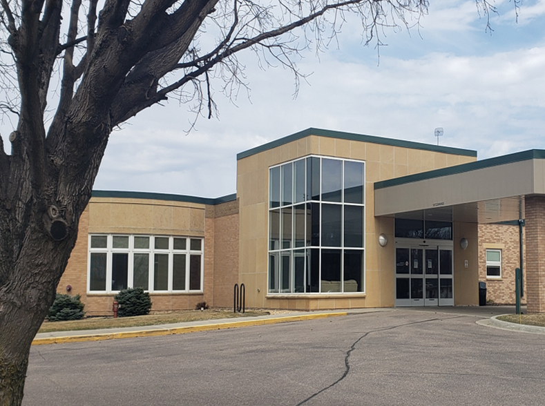 625 N Jackson Ave, Springfield, MN à vendre - Photo principale – Image 3 sur 20