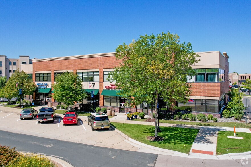 200 E Travelers Trl, Burnsville, MN à louer - Photo principale – Image 1 sur 4