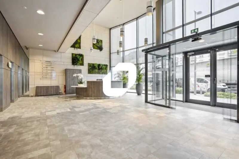 Bureau dans La Garenne-Colombes à louer - Photo de l’immeuble – Image 3 sur 11