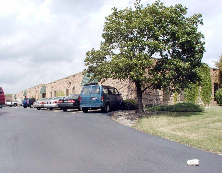 33-47 Chestnut Ave, Westmont, IL à louer - Photo principale – Image 1 sur 2
