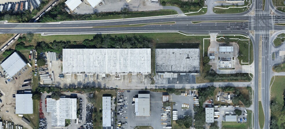 5500 E Giddens Ave, Tampa, FL à louer - Photo de l’immeuble – Image 3 sur 4
