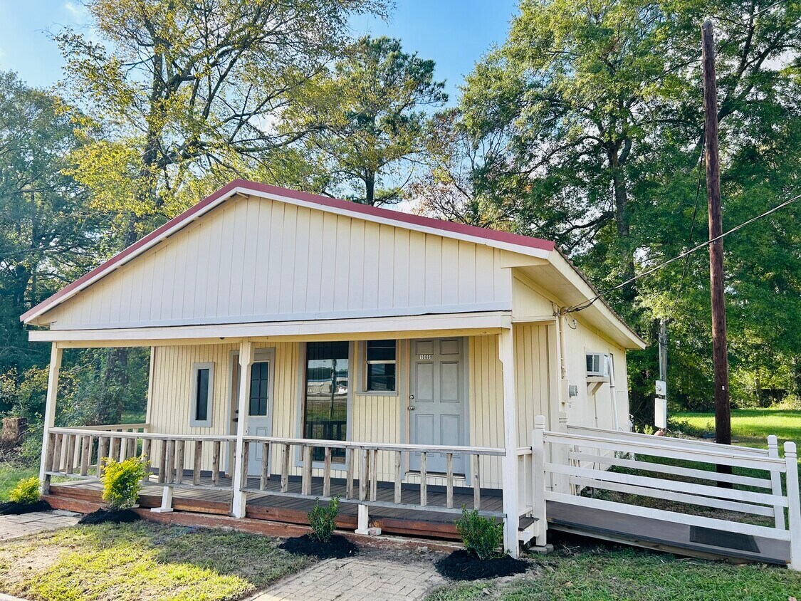 10669 Fm 1484 Rd, Conroe, TX à louer Photo principale– Image 1 sur 6