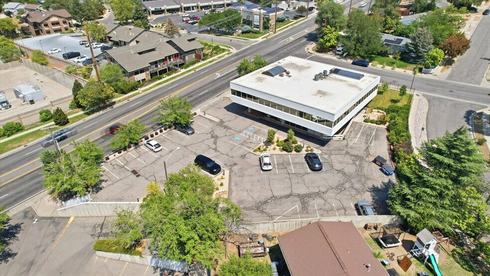 2450 E Fort Union Blvd, Cottonwood Heights, UT à vendre - Photo de l’immeuble – Image 3 sur 28