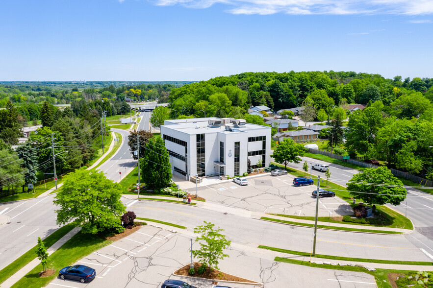 319 Bridgeport Rd E, Waterloo, ON à louer - Photo de l’immeuble – Image 2 sur 5