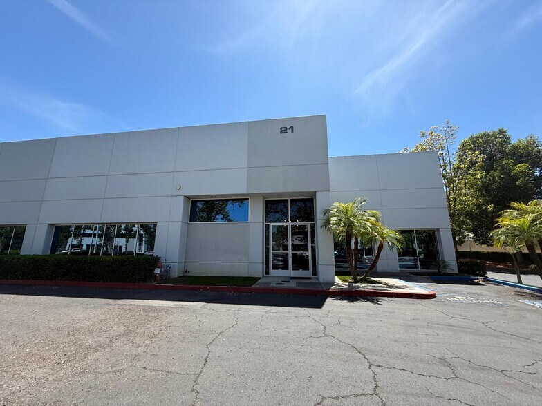 21 Journey, Aliso Viejo, CA à louer - Photo de l’immeuble – Image 1 sur 16