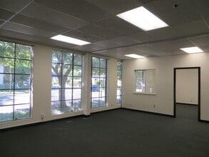 991 W Hedding St, San Jose, CA à louer Photo intérieure– Image 2 sur 10