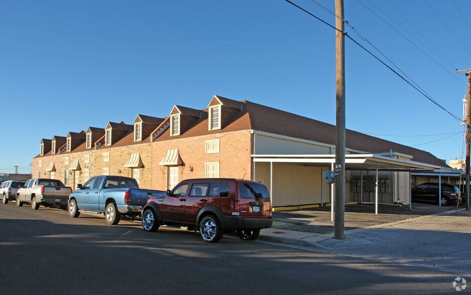 2300 W Michigan Ave, Midland, TX à louer - Photo de l’immeuble – Image 3 sur 6