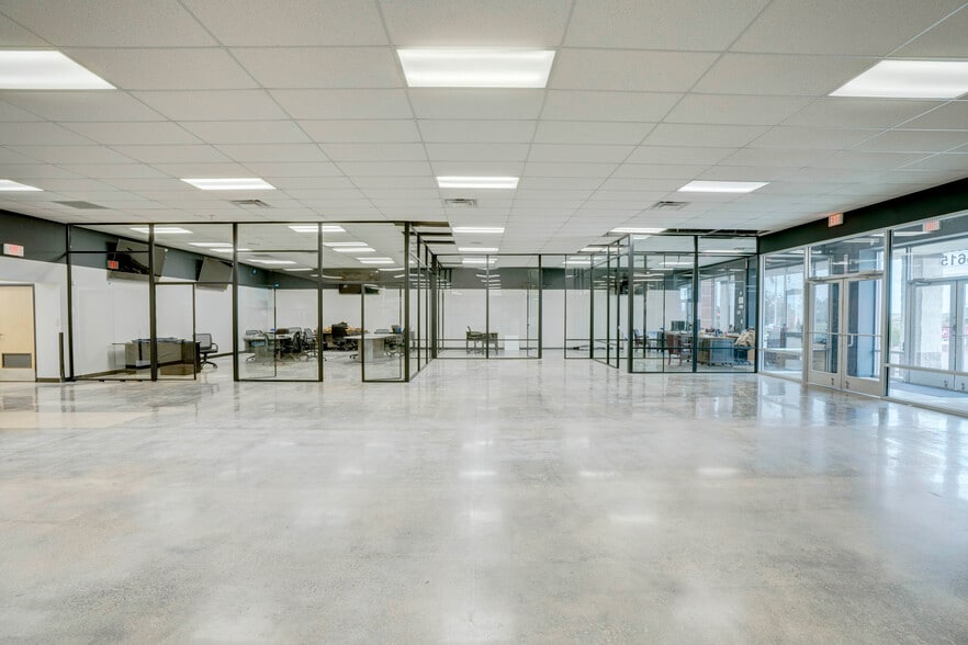 5615 Rufe Snow Dr, North Richland Hills, TX à vendre - Photo intérieure – Image 3 sur 48