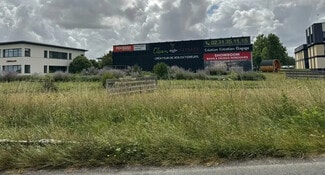 Plus de détails pour Local d'activités à louer