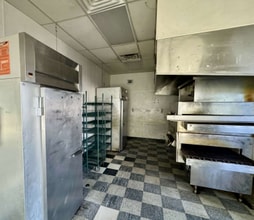 955 Main St, Mukwonago, WI à louer Photo de l’immeuble– Image 1 sur 3