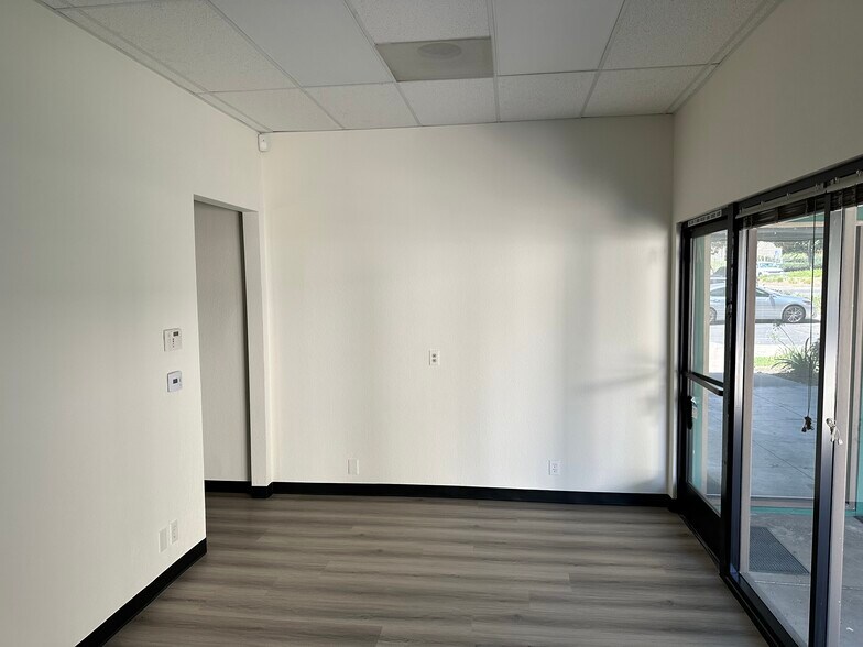 1420 N Claremont Blvd, Claremont, CA à louer - Photo intérieure – Image 3 sur 9