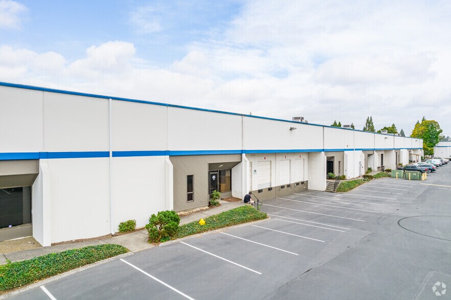 8825 SE Jannsen Rd, Clackamas, OR à louer - Photo de l’immeuble – Image 3 sur 18